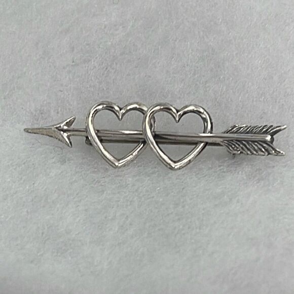 Vintage Beau Sterling double heart with arrow brooch - Picture 1 of 6